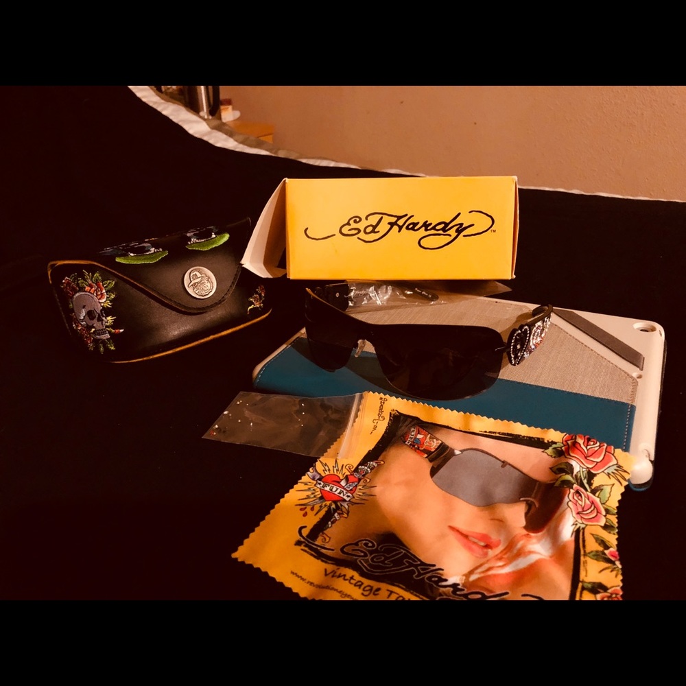 Ed hardy sunglasses with case